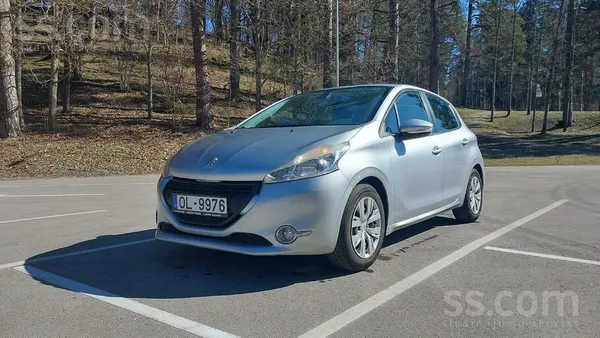 Pardod Peugeot 208.2012.gada. 1.4 benzins(70kw). Mehaniska parnesumkarba. Te