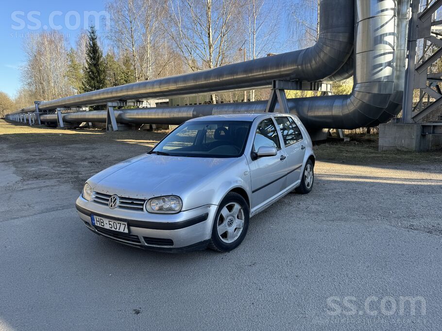 Volkswagen Pārdodu ekonomisku Volkswagen Golf 4 ar uzticamo 1