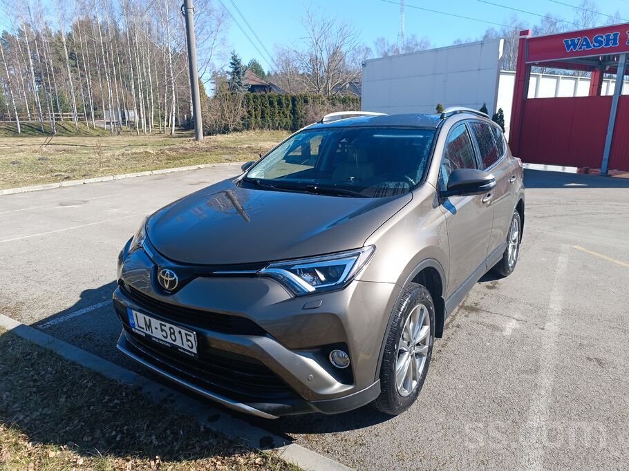 Toyota Luxury Plus komlektācija. 