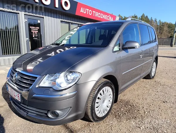 Volkswagen Pārdod tikko no Vācijas ievestu VW Touran 2, 0 tdi