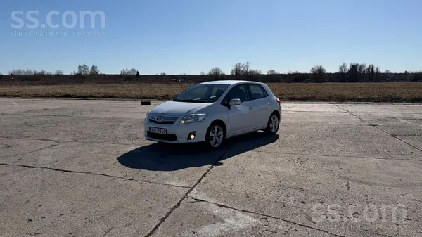 Toyota Toyota Auris, ekonomisks 1.8 benzīns/hibrīds, auto