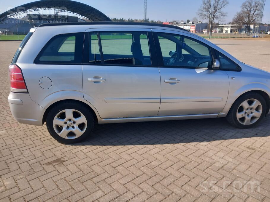 Opel Pārdod Opel Zafira 2007 1.9 dīzelis. Ar 7 sēdvietā