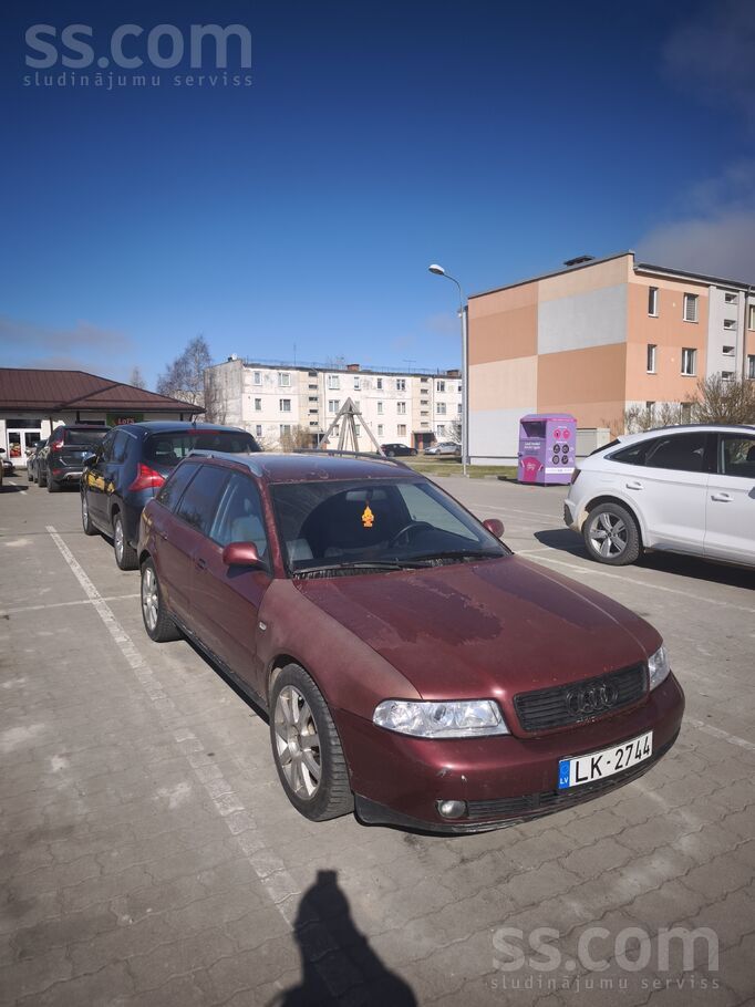 Audi Pārdodu Audi a4 ar tikko izietu tehnisko apskati l