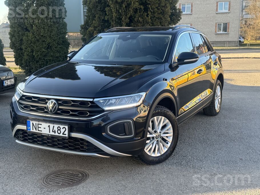 Volkswagen Uzņēmums tirgo VW T-Roc , 1, 5 benzīns , 110Kw/150