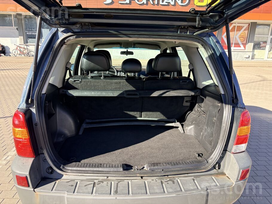 Tiek pārdots 2005. gada Ford Maverick. Tehniskā apskate līdz 2026.g. septemb