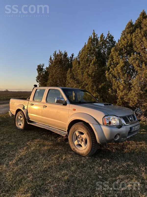 Nissan Pārdod Nissan Navara Np300 Pickup. Tikko nomainīts