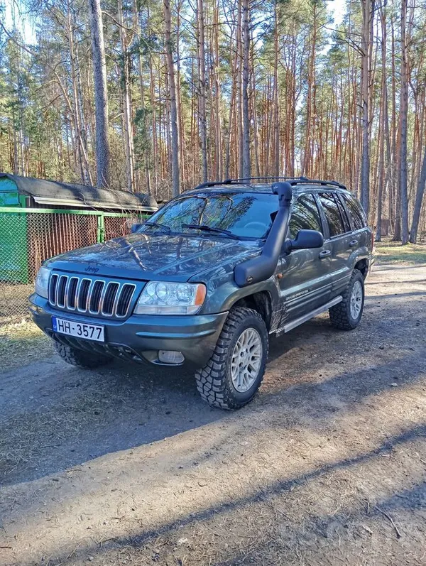 Pārdodu Jeep 4.7 v8, dzinējam 3tkm mainītas ķēdes, abu galvu restaurācija, t