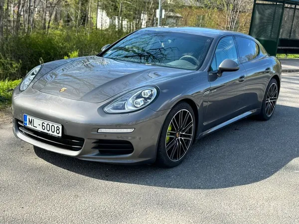 Pilna servisa vēsture, apkalpots tikai Porsche centrā, ideālā stāvoklī, 01.0
