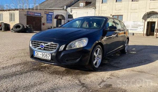 Volvo V60 D3 2.0 dīzelis, 100kw, 5 cilindru Volvo dzinējs, Reāls nobraukums