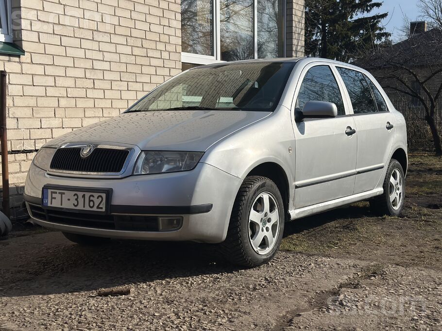 Skoda Pārdodu 2003. gada Škoda Fabia. 