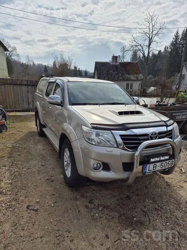 Toyota Jauns pirkts Latvijā. Uz skati nomainīts (diski, b