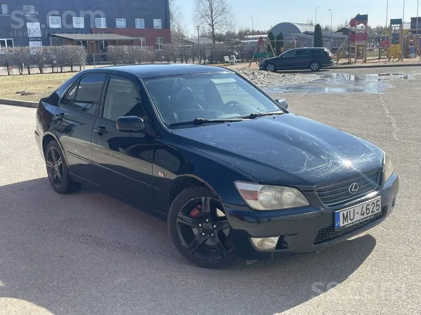 Lexus 2.0 benzins- gāze , automāts