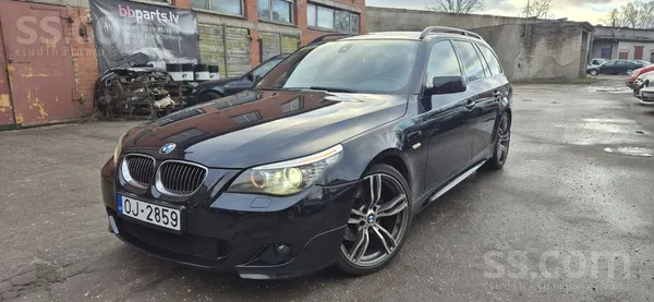 BMW 530d . Facelift. Manuālā kārba.