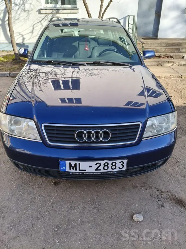 Audi Info pa tālruni.