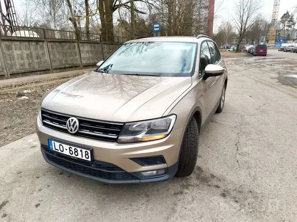 Volkswagen Машина в хорошем состоянии. Есть мелкие сколы от к