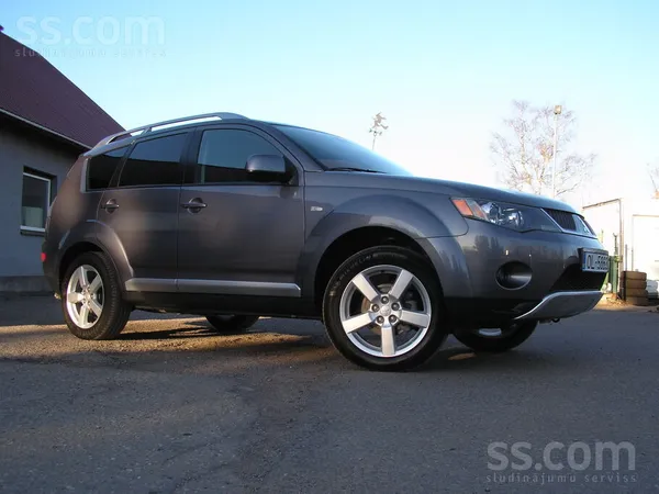 Mitsubishi Tikko no Beļģijas. Mitsubishi Outlander. Pilnpiedz