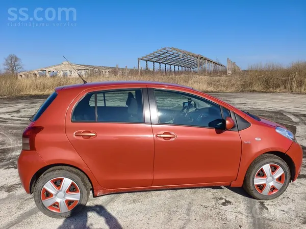 Toyota Pārdodu mašīnu labā tehniskā stāvoklī, sakarā ar j