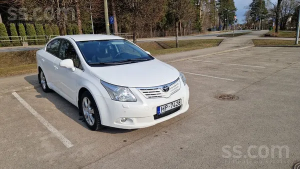 Toyota Pārdod Toyota Avensis. Foršs, dinamisks auto labā 