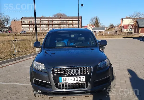 Audi Audi Q7 S-Line Facelift 3.0 dizelis 176 Kw. Automa
