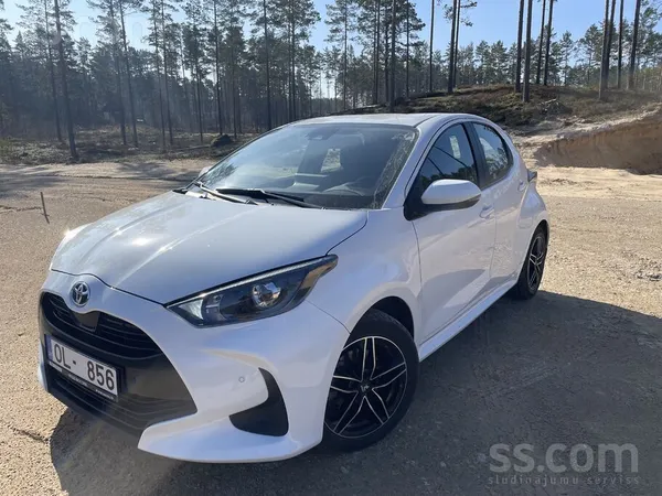 Toyota Yaris Hybrid 5d Hatchback 1.5 Hybrid (116 hp) E-Cvt ar automātisko Āt