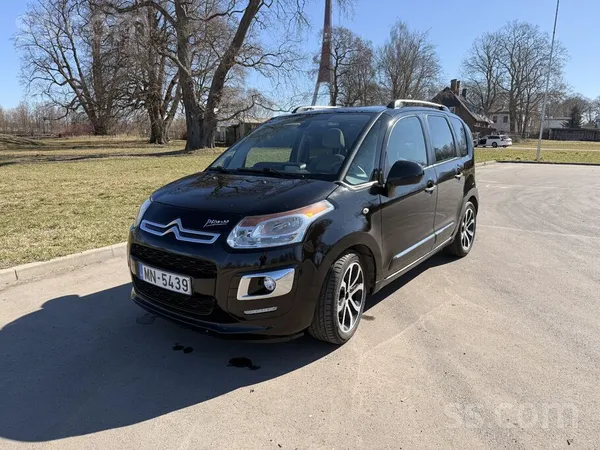 Pārdodu uzticamu un ekonomisku Citroën C3 Picasso Exclusive lieliskā komplek