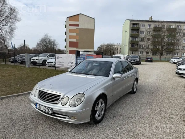Mercedes-Benz E220, 2.2 dīzeļa dzinējs ar automatisko ātrumkārbu. 

Auto i