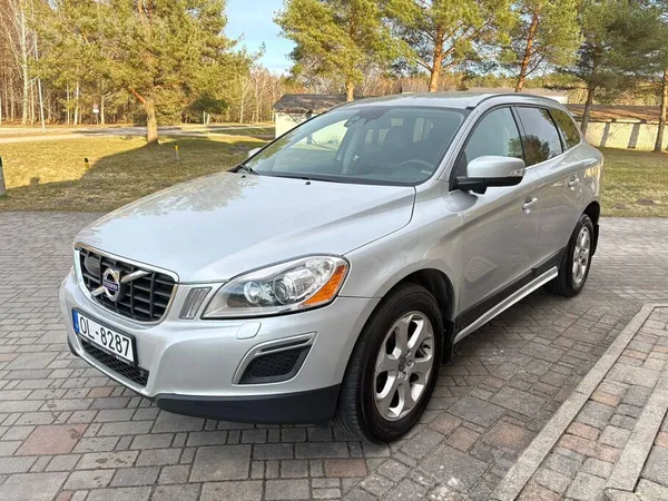 Volvo Īpašnieks pārdod savu labu un drošu Volvo Xc60 2.4