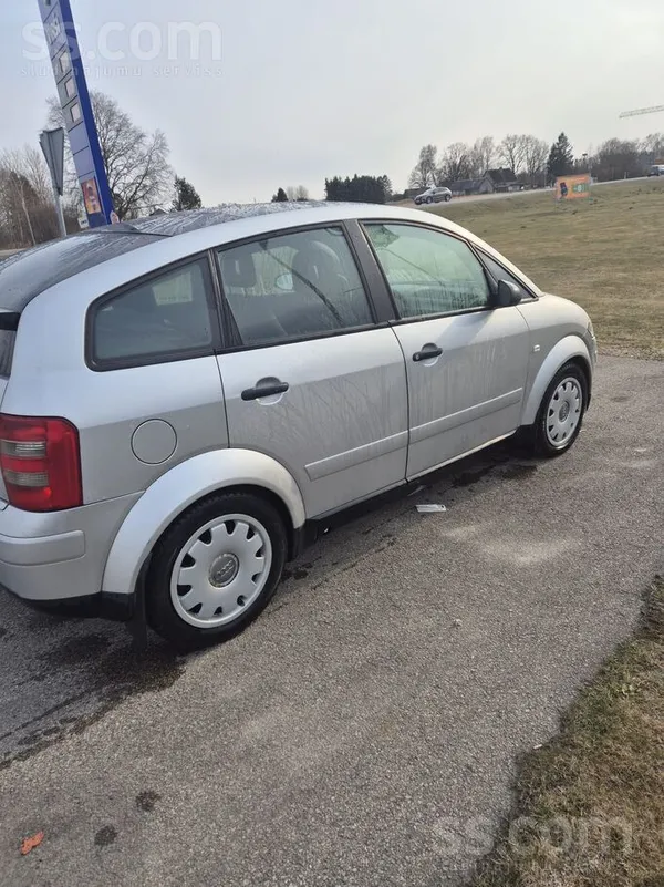 Audi Sikak pa telefonu. darba kartubā