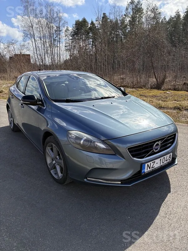Volvo Volvo V40 2.0 dīzelis – ekonomisks un uzticams. 
