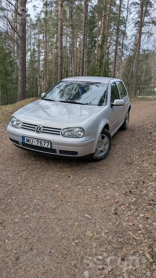 Volkswagen Pārdošanā Golf 4 1999 gada ar 1, 6 benzīna dzinēju