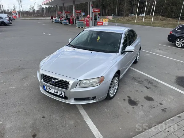 Volvo Pārdodu koptu auto tiko izieta tehniska apskate ar