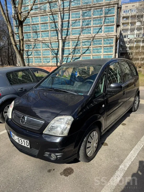 Opel Meriva, 1.4 benzīns. Ļoti labā stāvoklī, nav rūsas. Ekonomiska, ietilpī