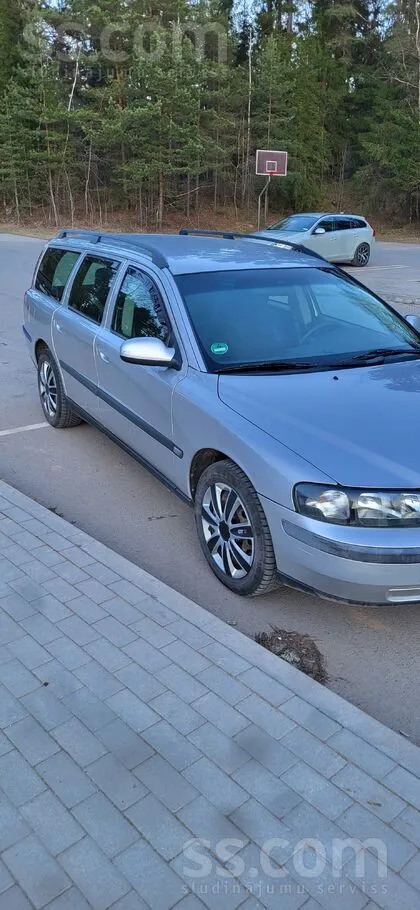 Volvo Pārdod. 