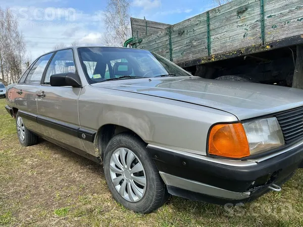 Audi Pārdodu Audi 100, piemērots entuziastiem, kolekcio