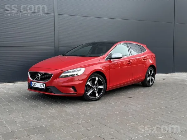 Volvo Volvo V40 R‑Design, 2020. gada izlaidums ar automā