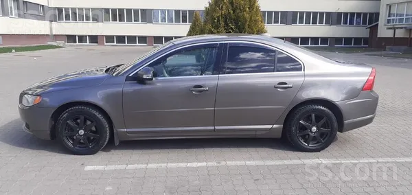 Продаю Volvo в хорошем cостоянии. Автомобиь в Латвии с 2019 года, кузов без