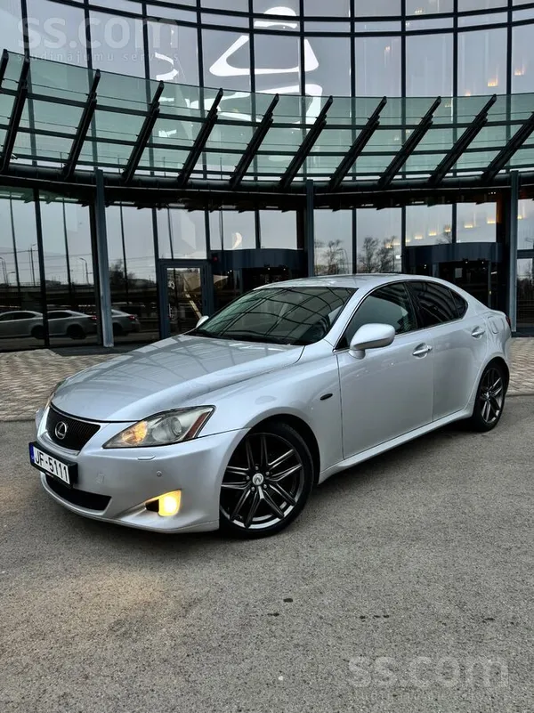 Lexus Pārdodu ar manuālo transmisiju Lexus Is250 2006 ga