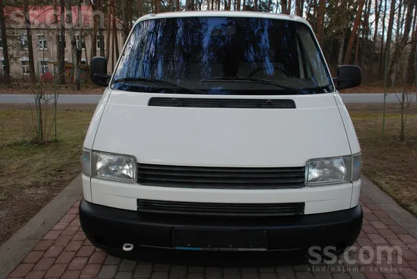 Продаётся Volkswagen Transporter из Германии, 2002 года, 8+1 мест, двигатель