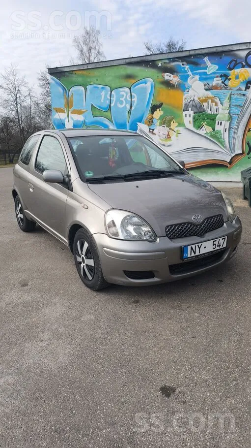 Toyota Pārdod Toyota Yaris 2003. gada, 1.3 benzīna dzinēj