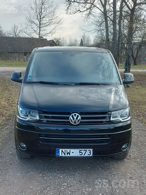 Auto ļoti labā Highline komplektācijā, el. bīdāmās sānu durvis, autonomais s