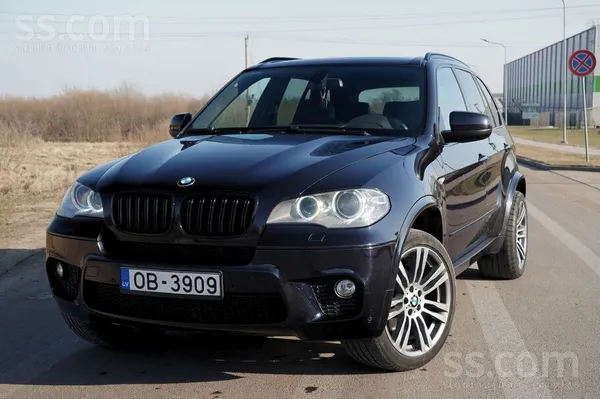 BMW Pārdodu BMW X5 E70 xDrive40d labā tehniskā un vizu