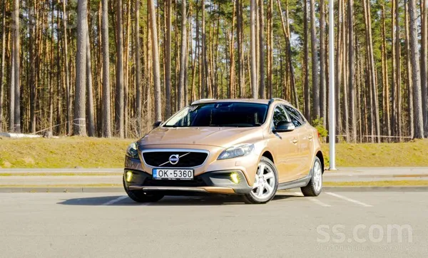 Volvo Volvo V40 Cross Country R-Design 1.6l dīzelis. 84k