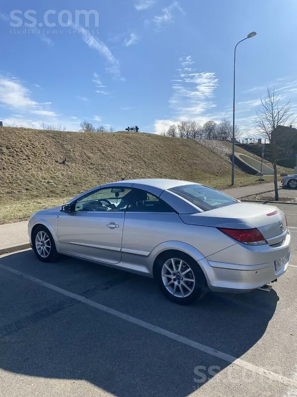 Opel Продаётся Opel Astra 2007 года выпуска в хорошем т