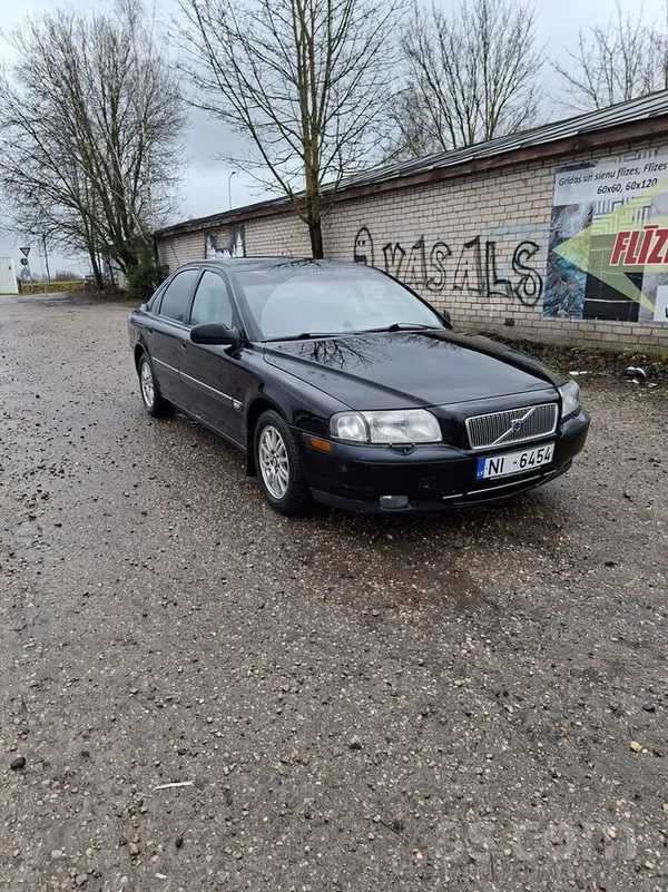 Volvo Pārdodu Volvo sīkāks info pa tālruni