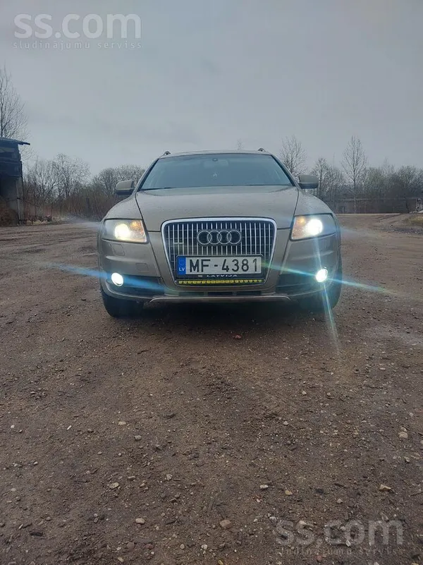 Audi Продаётся хорошая машина. 