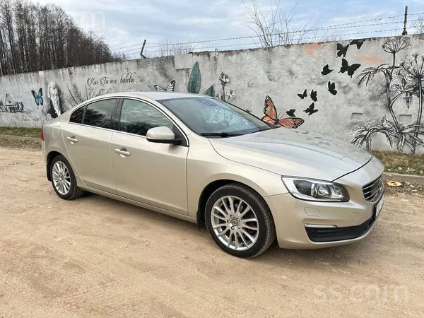Volvo Mašīna ir lieliskā stāvoklī, ar nelielu oriģinālo