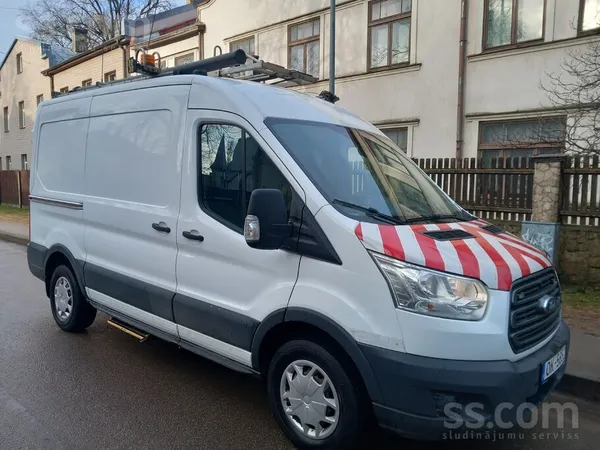 Pārdošanā darbnīca/servisa auto Ford Transit H2L2. Komforta aprīkojumā ir ga