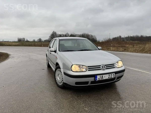 Volkswagen Pārdodu ekonomisku un uzticamu auto ar leģendāro 1