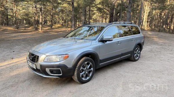 Volvo Pārdod cienījamu gadu automašīnu. Ļoti komfortabla