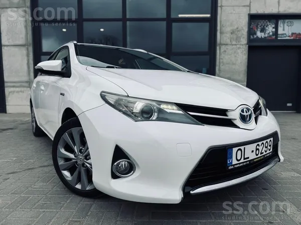 Toyota Tikko no Francijas Toyota Auris -73kw/136zs labā t